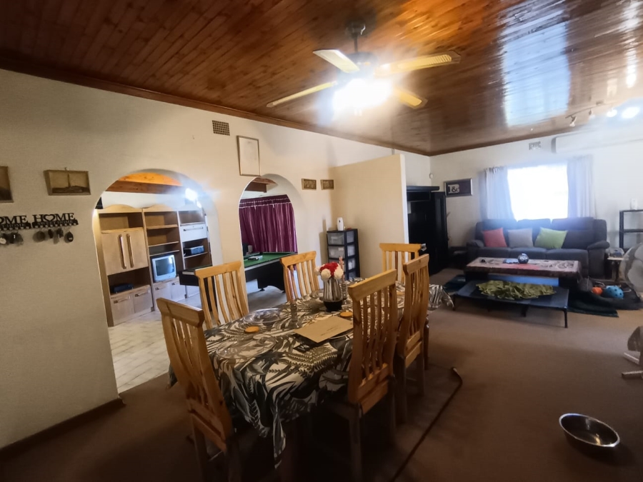 4 Bedroom Property for Sale in Heuwelsig Northern Cape